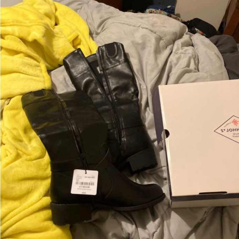 St. John’s bay woman’s size 8.5 knee high boots